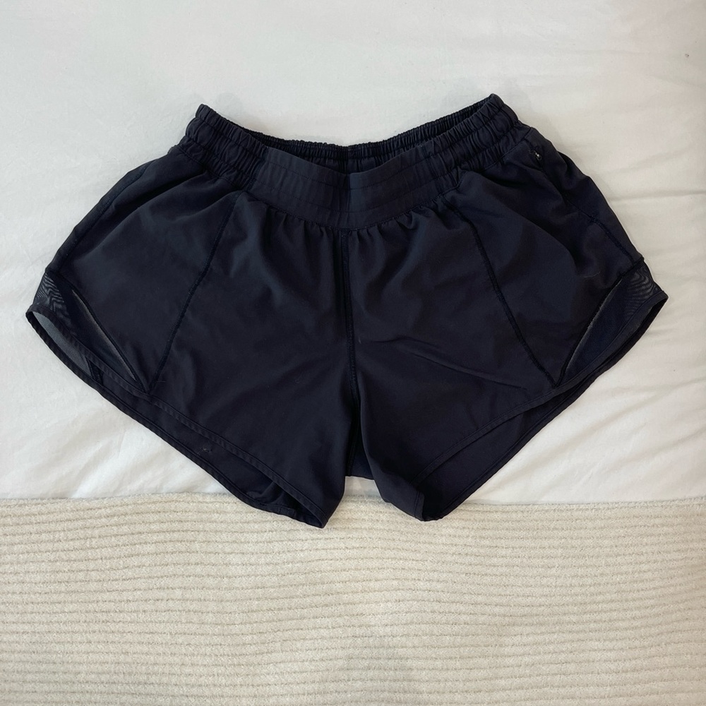 COPY - LULU Hotty Hot Low Waist 4” - Black shorts - size 6